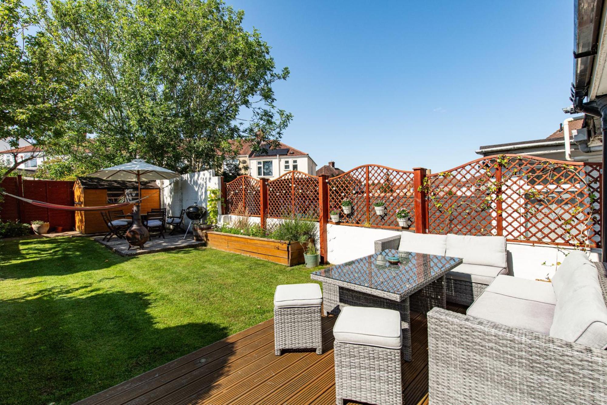 Charming Family Home With Stoves, Garden & Parking Bristol Exterior photo