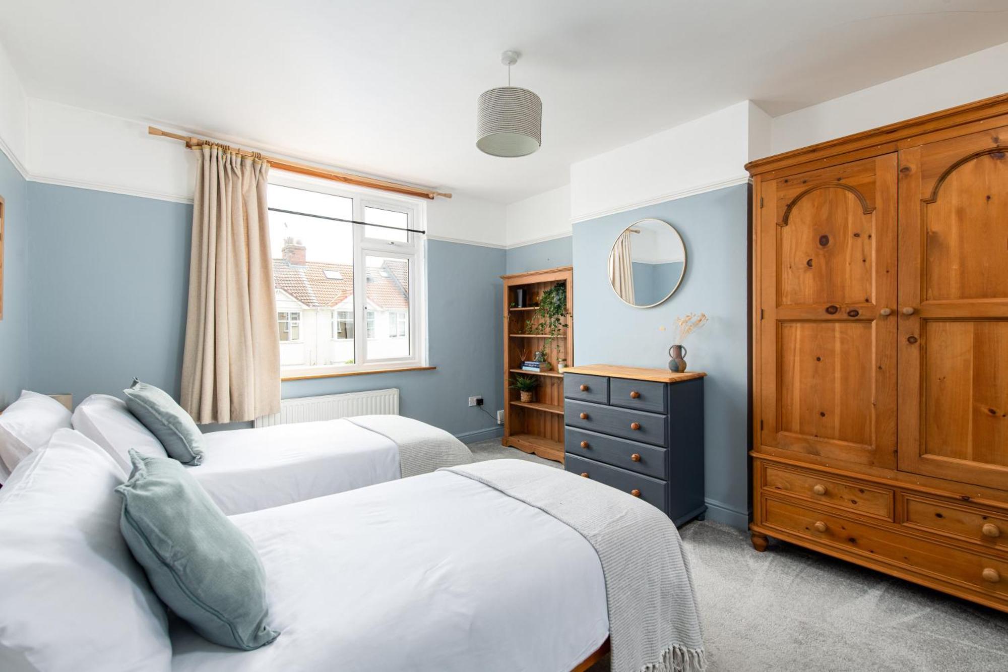 Charming Family Home With Stoves, Garden & Parking Bristol Exterior photo